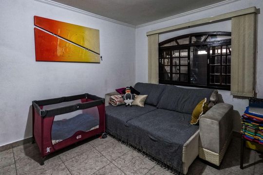 Sala de casa à venda com 3 quartos, 250m² em Vila Jaraguá, São Paulo