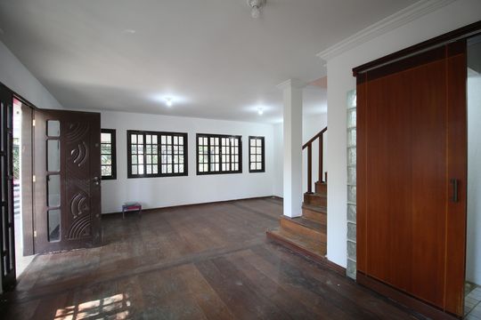 Sala de casa à venda com 3 quartos, 260m² em Jardim Londrina, São Paulo