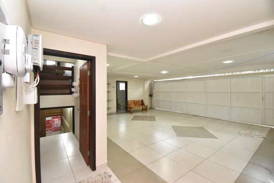 Garagem de casa de condomínio para alugar com 4 quartos, 380m² em Ganchinho, Curitiba
