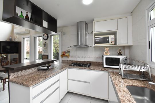 Cozinha de casa de condomínio para alugar com 4 quartos, 380m² em Ganchinho, Curitiba