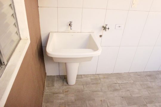 Área de serviço de casa para alugar com 1 quarto, 60m² em Cocaia, Guarulhos