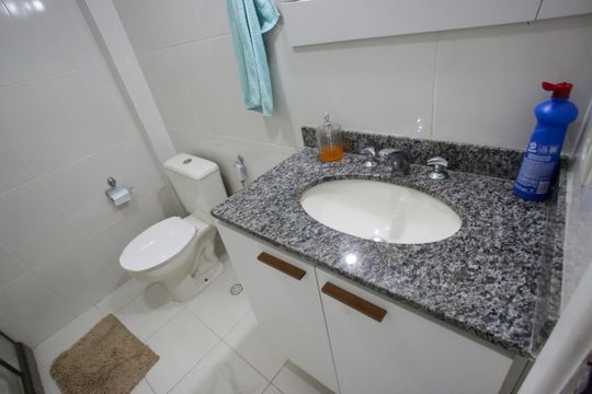 Banheiro Social de apartamento para alugar com 2 quartos, 92m² em Tanque, Rio de Janeiro