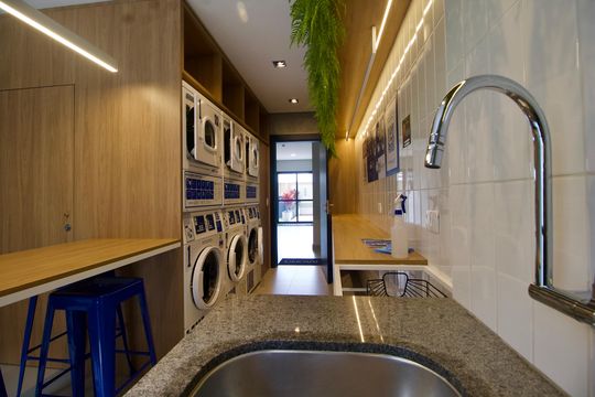 Área comum - Lavanderia de apartamento para alugar com 2 quartos, 53m² em Centro, Curitiba