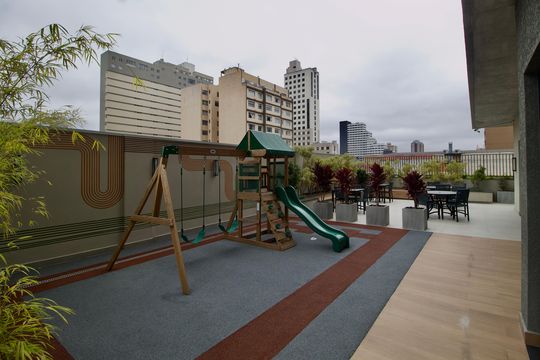 Área comum - Playground de apartamento para alugar com 2 quartos, 53m² em Centro, Curitiba
