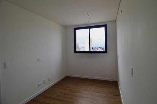 Quarto 1 de apartamento para alugar com 2 quartos, 53m² em Centro, Curitiba