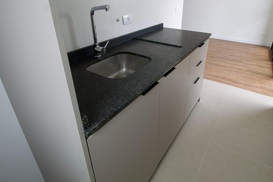 Cozinha de apartamento para alugar com 2 quartos, 53m² em Centro, Curitiba