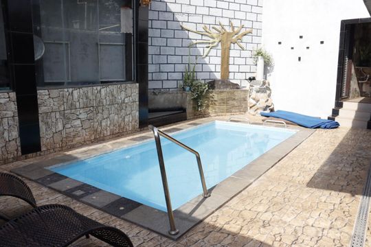 Casa à venda com 5 quartos, 500m² em Parque Amazonia, Goiânia