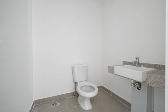 Banheiro de kitnet/studio à venda com 1 quarto, 24m² em Vila Mariana, São Paulo