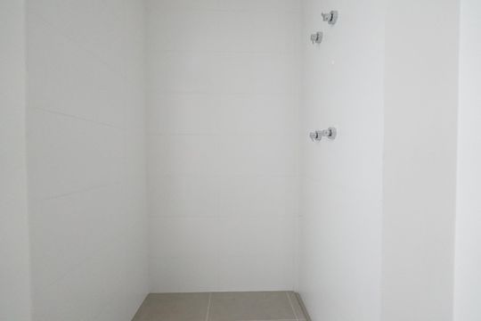 Banheiro de kitnet/studio à venda com 1 quarto, 24m² em Vila Mariana, São Paulo