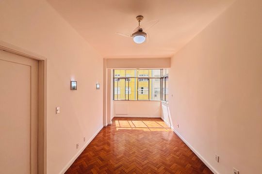 Apartamento para alugar com 1 quarto, 54m² em Copacabana, Rio de Janeiro