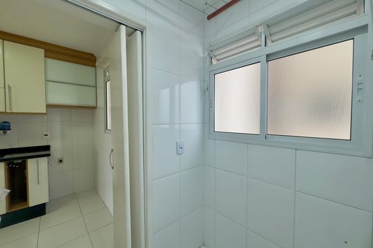 Área de Serviço de apartamento para alugar com 3 quartos, 86m² em Vila das Bandeiras, Guarulhos