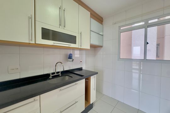 Cozinha de apartamento para alugar com 3 quartos, 86m² em Vila das Bandeiras, Guarulhos