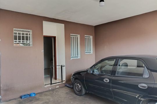 Garagem de casa para alugar com 3 quartos, 240m² em Jardim Novo Mundo, Várzea Paulista