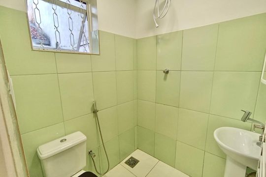 Banheiro  de kitnet/studio para alugar com 1 quarto, 20m² em Esplanada, Belo Horizonte