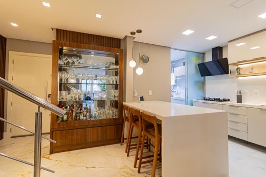 Cozinha de casa de condomínio à venda com 3 quartos, 214m² em Morro Santana, Porto Alegre