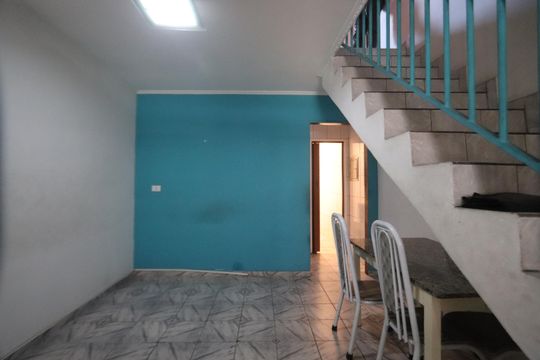 Sala de casa para alugar com 2 quartos, 163m² em Vila Alzira, São Paulo