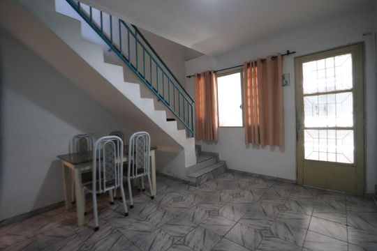 Casa para alugar com 2 quartos, 163m² em Vila Alzira, São Paulo