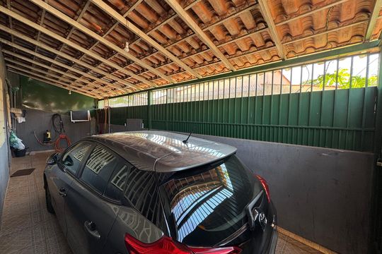 Garagem de casa à venda com 4 quartos, 125m² em Taguatinga, Brasília