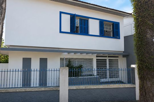 Fachada de casa à venda com 3 quartos, 168m² em Parque Colonial, São Paulo