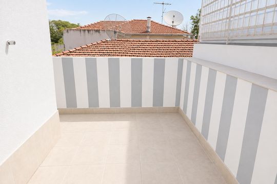 Área externa de casa à venda com 3 quartos, 168m² em Parque Colonial, São Paulo