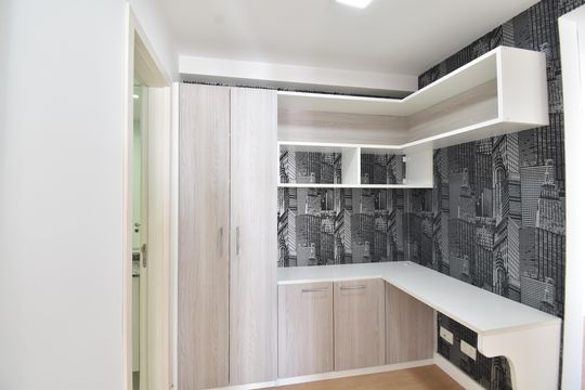 Corredor de apartamento à venda com 2 quartos, 60m² em Boa Vista, Curitiba