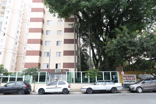 Fachada do condomínio de apartamento à venda com 2 quartos, 52m² em Vila Santana, São Paulo