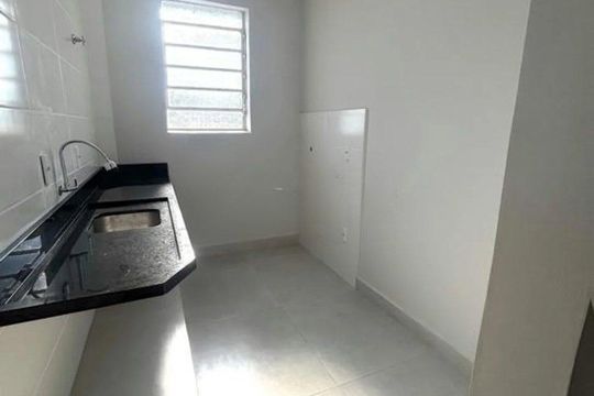 Cozinha de apartamento à venda com 2 quartos, 45m² em Santana, Porto Alegre