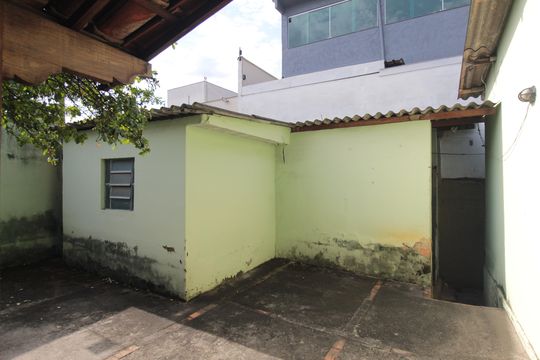 Quintal de casa para alugar com 3 quartos, 264m² em Venda Nova, Belo Horizonte