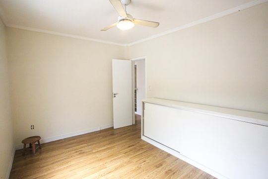 Quarto 1 de apartamento para alugar com 2 quartos, 60m² em Taquara, Rio de Janeiro