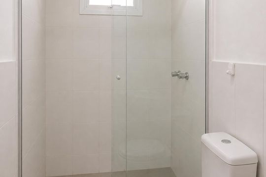 Banheiro de apartamento para alugar com 2 quartos, 73m² em Jansen, Gravataí