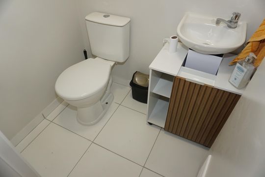 Banheiro de apartamento para alugar com 3 quartos, 125m² em Jardim Santa Barbara, Embu das Artes