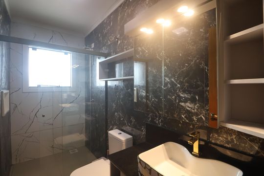 Banheiro  de apartamento para alugar com 3 quartos, 245m² em Mathias Velho, Canoas