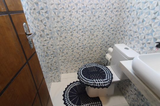 Banheiro 2 de casa à venda com 3 quartos, 220m² em Jardim Matarazzo, São Paulo