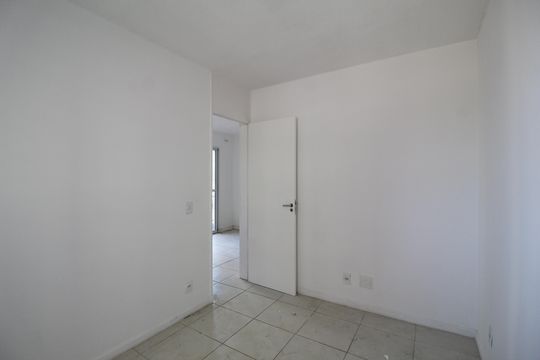 Quarto 1 de apartamento para alugar com 2 quartos, 48m² em Jacarepaguá, Rio de Janeiro