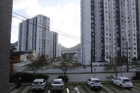 Vista da Rua de apartamento para alugar com 2 quartos, 48m² em Jacarepaguá, Rio de Janeiro