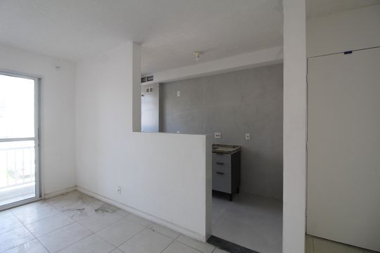 Cozinha de apartamento para alugar com 2 quartos, 48m² em Jacarepaguá, Rio de Janeiro