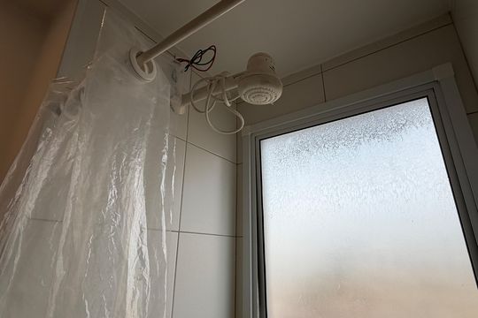 Banheiro de apartamento para alugar com 2 quartos, 39m² em Castelo, Santos