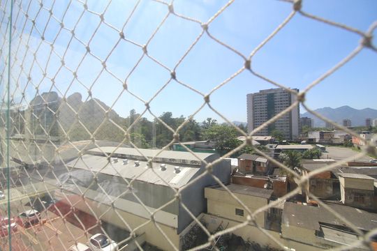 Sala - Vista de apartamento à venda com 2 quartos, 65m² em Curicica, Rio de Janeiro