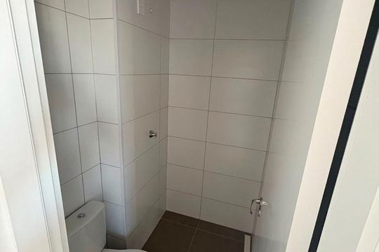 Banheiro de apartamento para alugar com 1 quarto, 34m² em Setor dos Funcionários, Goiânia