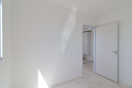 Quarto 1 de apartamento para alugar com 2 quartos, 34m² em Veleiros, São Paulo