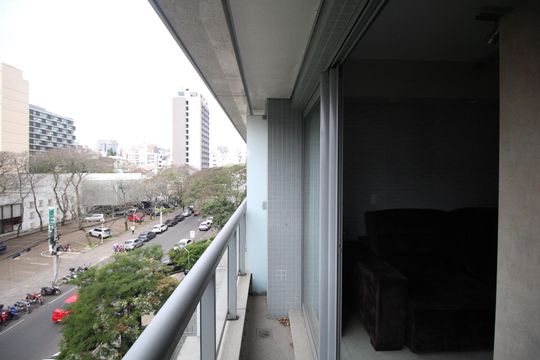 Sacada de kitnet/studio para alugar com 0 quarto, 40m² em São João, Porto Alegre