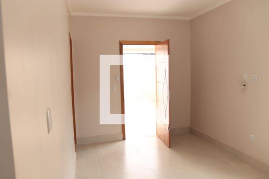 Sala de casa para alugar com 3 quartos, 80m² em Setor dos Funcionários, Goiânia