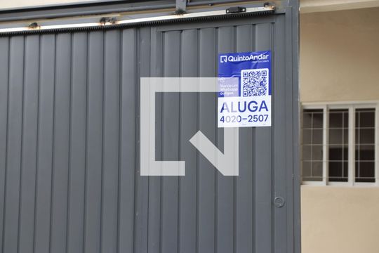 Plaquinha de casa para alugar com 3 quartos, 80m² em Setor dos Funcionários, Goiânia