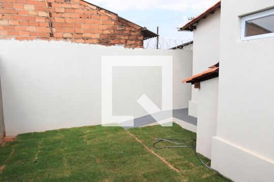 Quintal de casa para alugar com 3 quartos, 80m² em Setor dos Funcionários, Goiânia