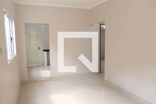 Casa para alugar com 3 quartos, 80m² em Setor dos Funcionários, Goiânia