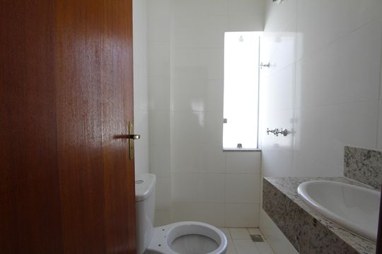 Banheiro da Suíte de casa de condomínio à venda com 2 quartos, 126m² em Salgado Filho, Belo Horizonte