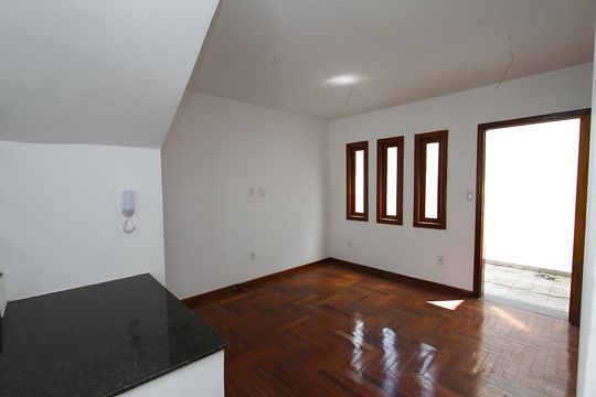 Sala de casa de condomínio à venda com 2 quartos, 126m² em Salgado Filho, Belo Horizonte