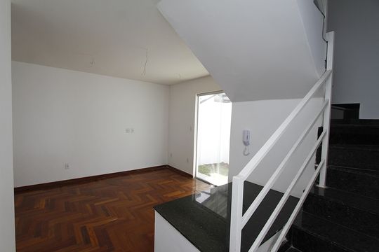 Sala de casa de condomínio à venda com 2 quartos, 157m² em Salgado Filho, Belo Horizonte