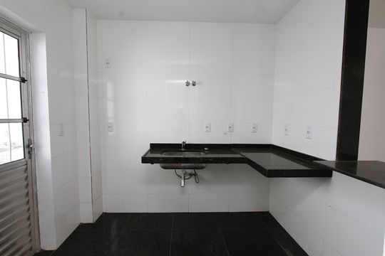 Cozinha de casa de condomínio à venda com 2 quartos, 157m² em Salgado Filho, Belo Horizonte