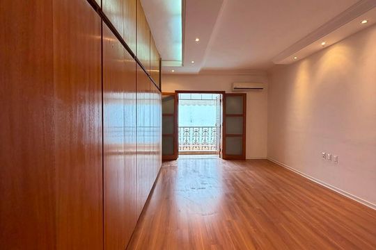 Casa à venda com 3 quartos, 233m² em Retiro, Jundiaí